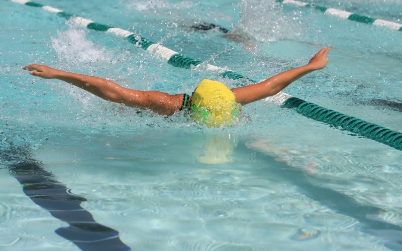 Clases de natación para adultos